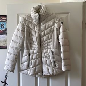 NWOT Puffer jacket with hidden hood